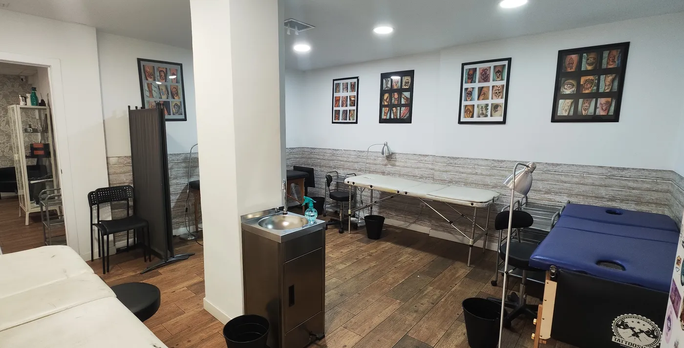 Sala de prácticas con lavabo de la escuela ESAP de Madrid