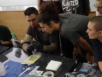 Clases de tatuaje cuando tu pasion se convierte en futuro