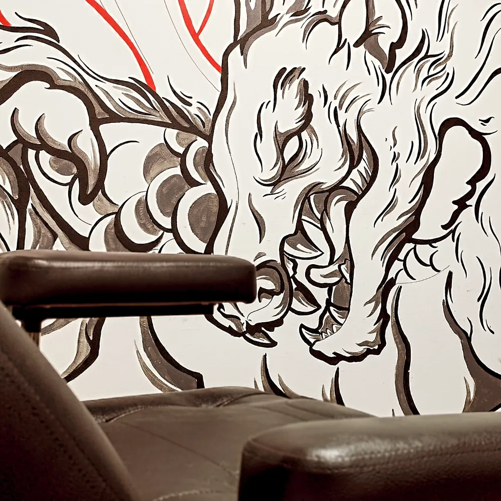 Detalle de la cabina de Carlos en el estudio de tatuajes ESAP de Madrid
