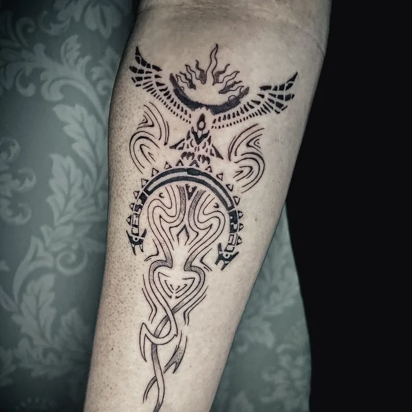 Tatuaje blackwork a línea fina en ESAP Madrid