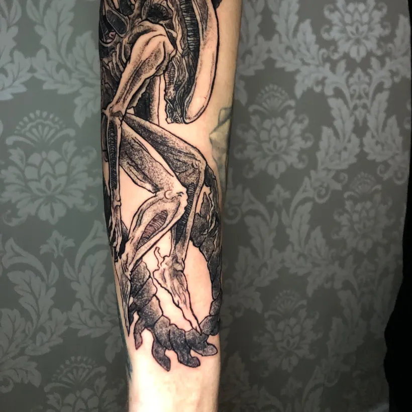 Tatuaje de inspiración manga en blackwork, por Pedro «Peter» en ESAP Madrid Tatuaje de inspiración manga en blackwork, por Pedro «Peter» en ESAP Madrid