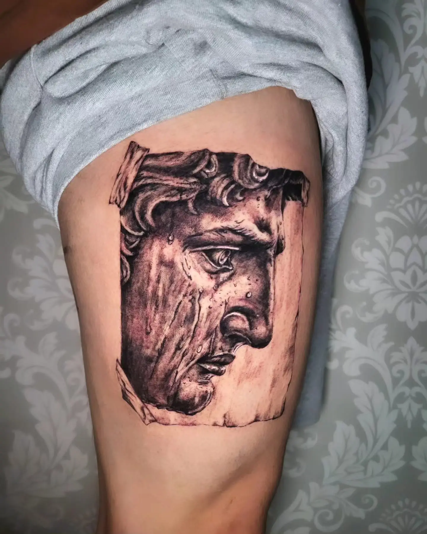Tatuaje de realismo realizado en el estudio ESAP de Madrid